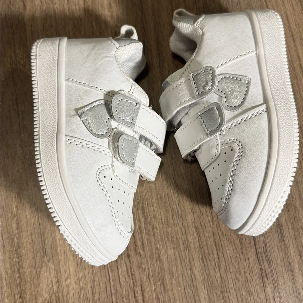 First Steps Baby girl Sneakers size‎ 4 with hook and loop Straps bright white